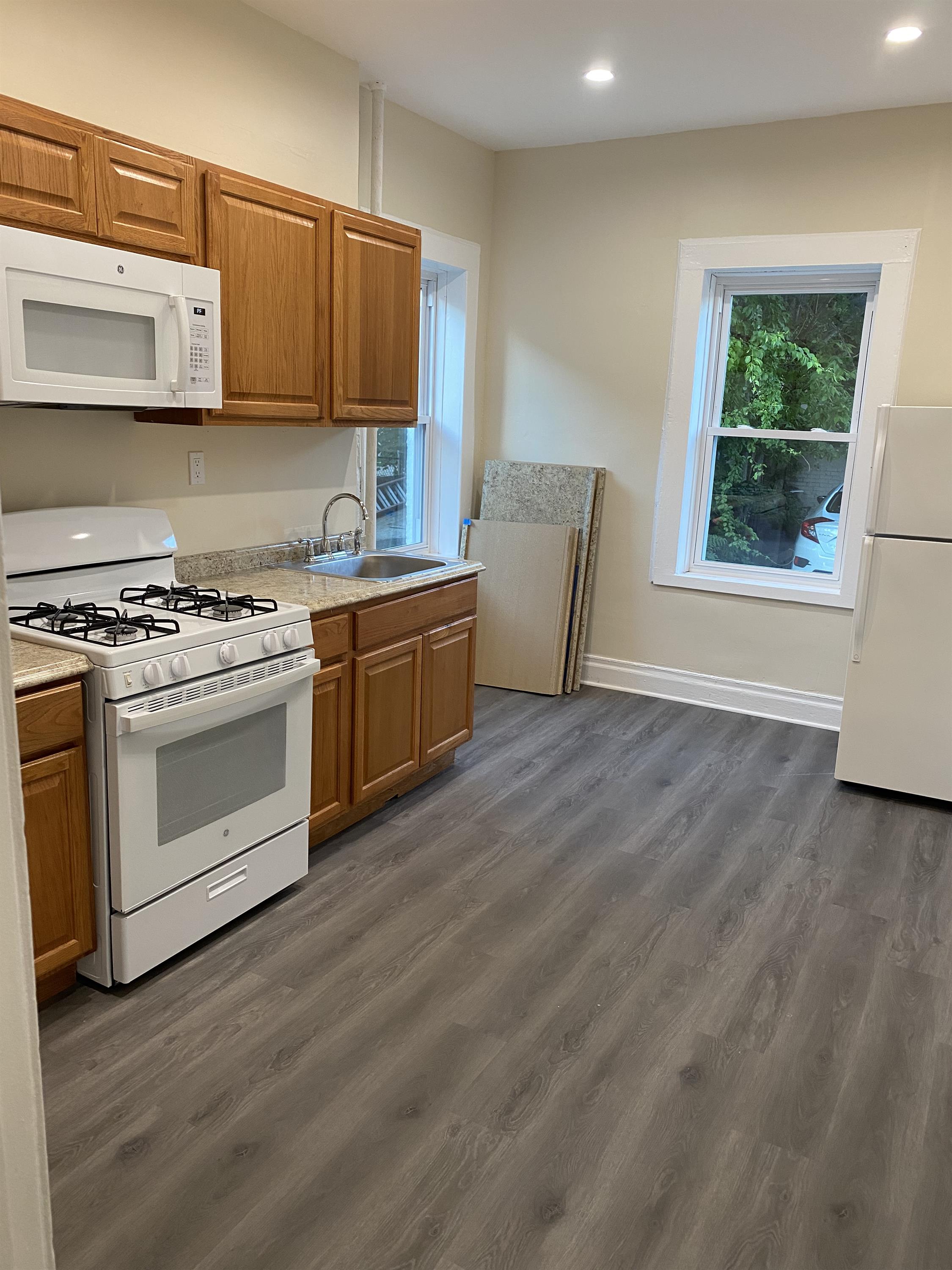115 N 5th Ave - 1